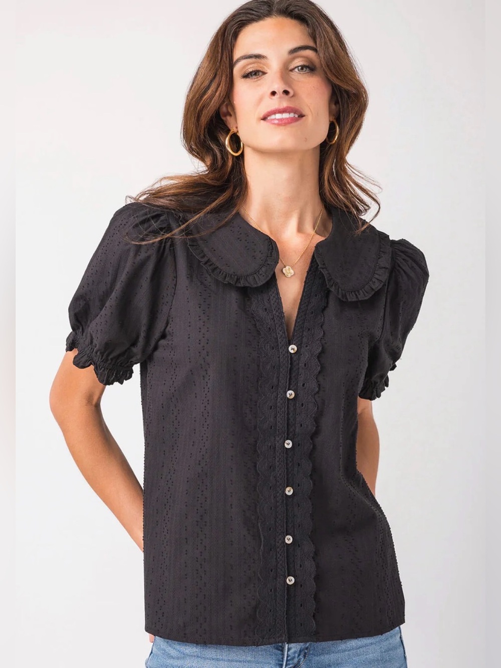 GIGIO Black Short Sleeve Button-Front Blouse with Scalloped Collar